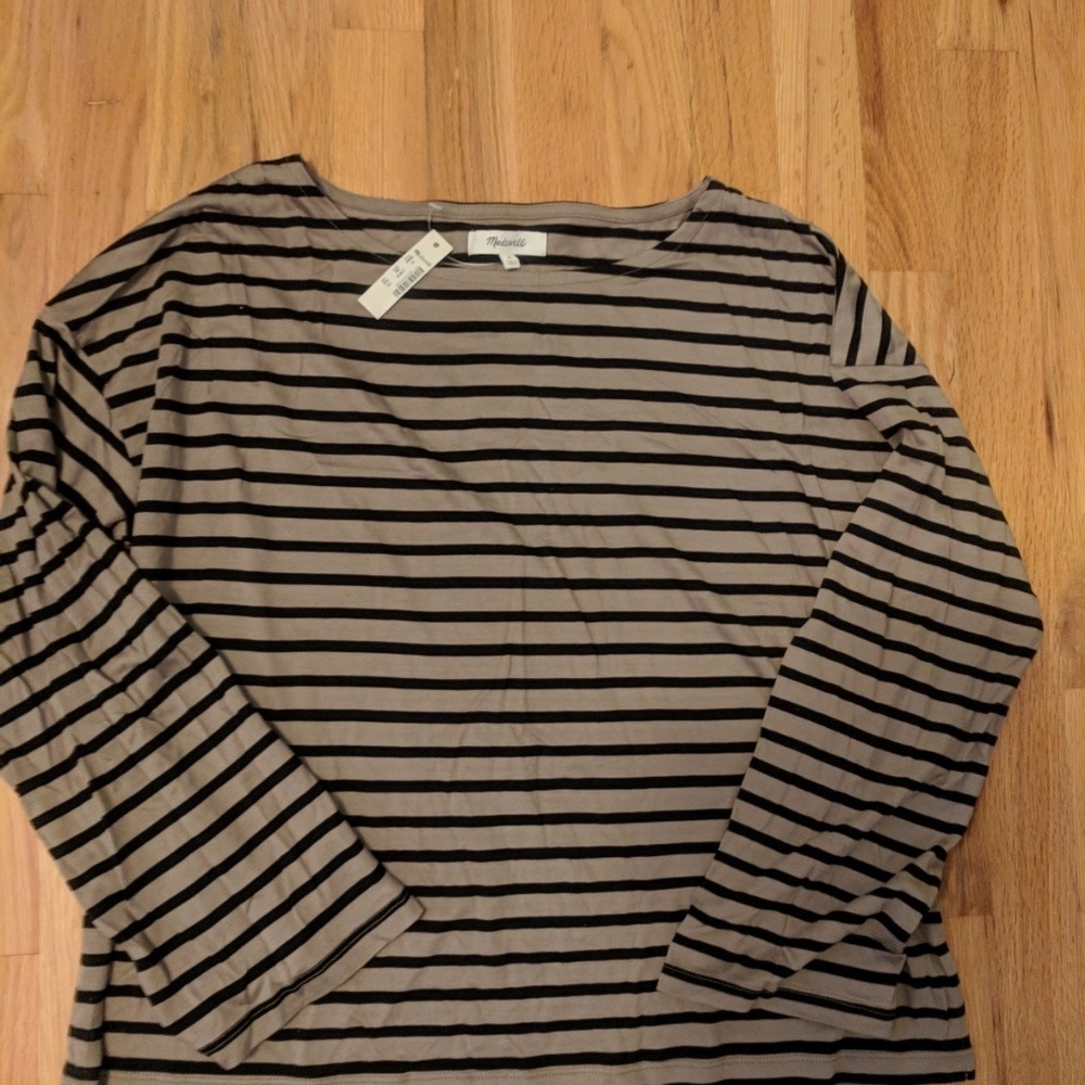 Bell sleeve shirt